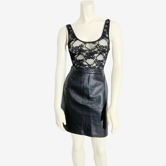 Vintage Black Leather Mini Skirt / 28 inch waist / size Small-Medium - Picture 3 of 10
